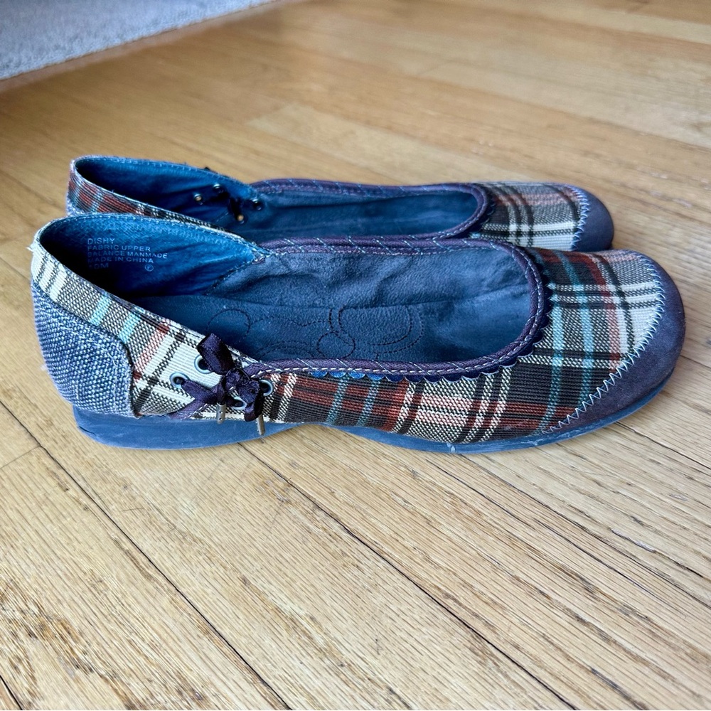 Mudd Ladies Plaid Ballet Flats with Bow Accent